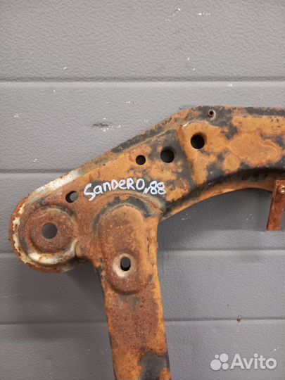 Подрамник передний Renault Sandero