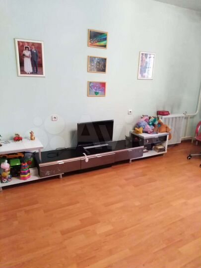 2-к. квартира, 100 м², 1/10 эт.