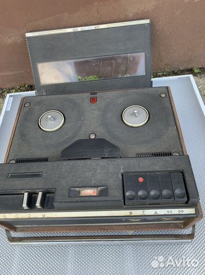 Катушечный магнитофон