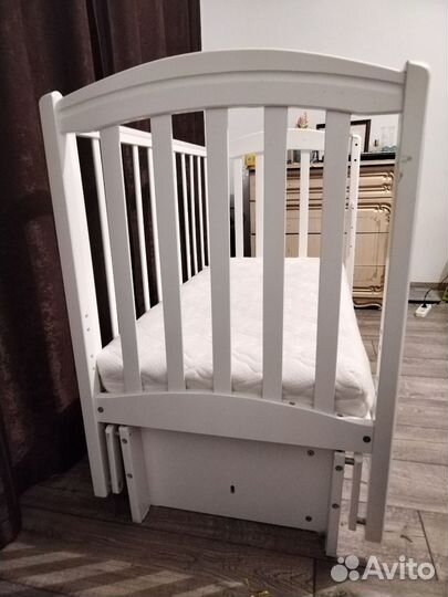 Детская кроватка 