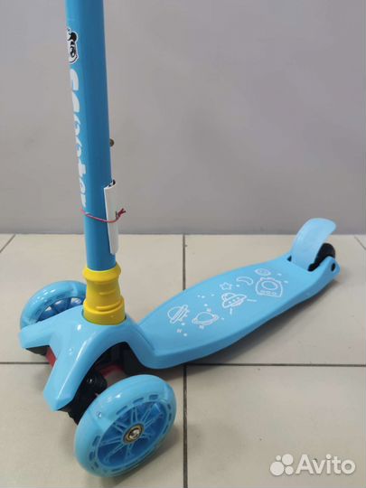 Самокат детский четырехколесный голубой 3750190