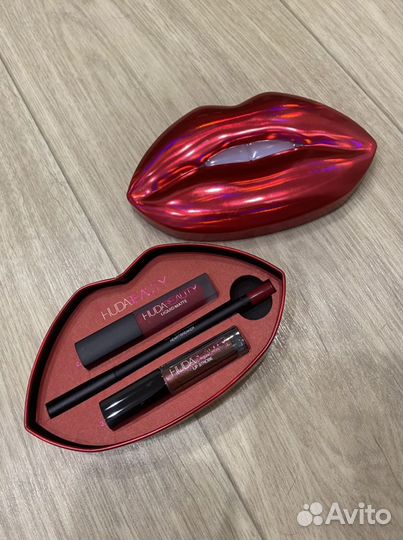 Набор для губ huda beauty
