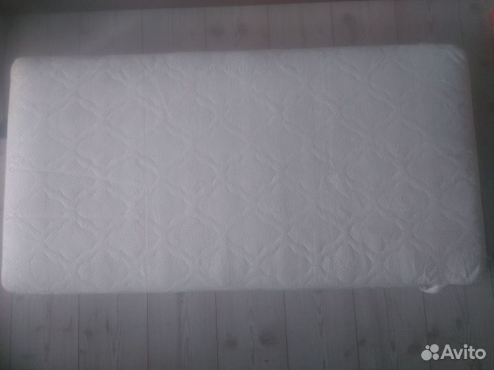 Продам ортопедический матрас для новорожденного
