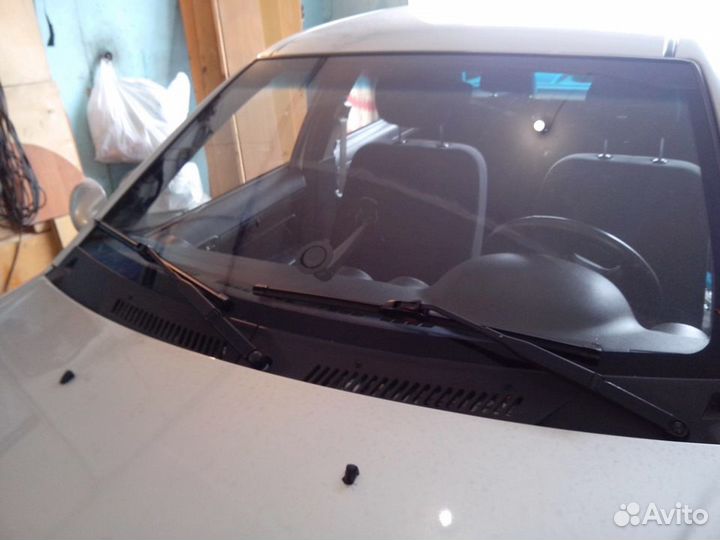 Лобовое стекло на Geely 