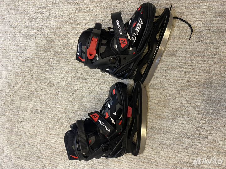 Коньки хоккейные детские