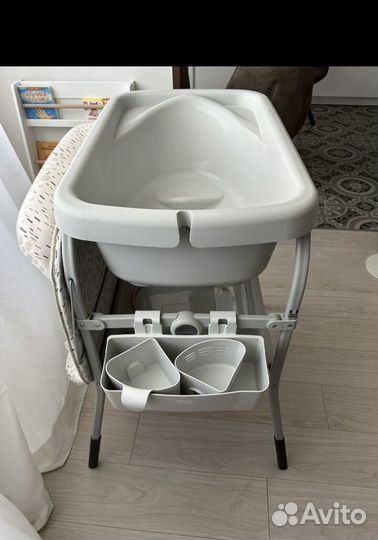 Пеленальный столик с ванночкой chicco