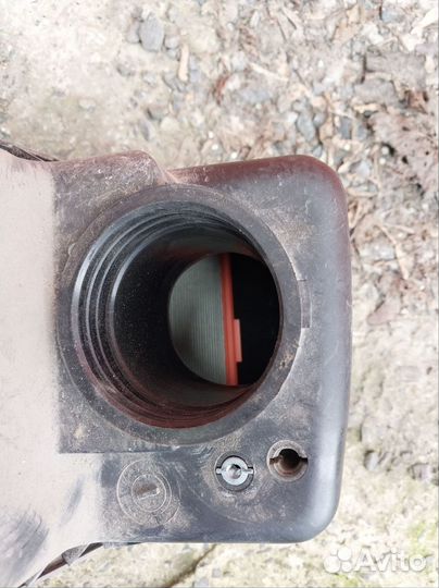 Корпус воздушного фильтра на Kia Spectra