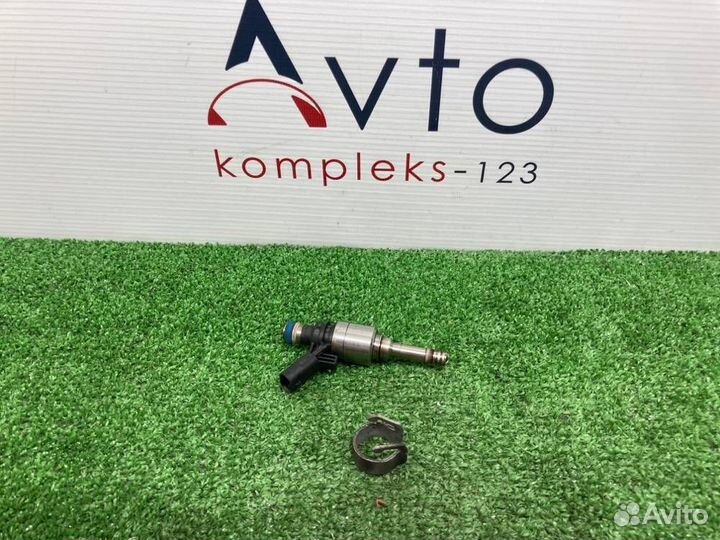 Форсунка инжекторная Volkswagen Tiguan 5N cawa