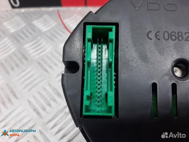 Щиток приборов (приборная панель) Skoda Fabia