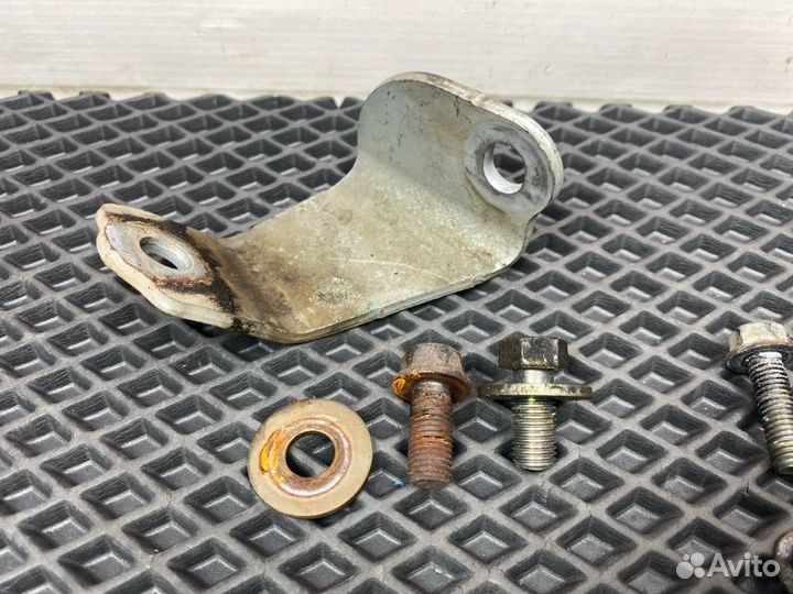 Болты крепления катализатора Honda Accord 8 CU2