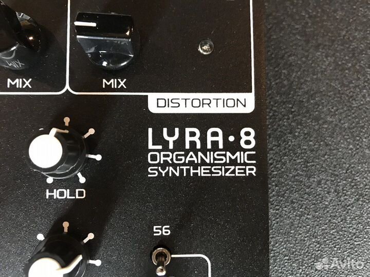 Soma Lyra-8 Synth Black Beast