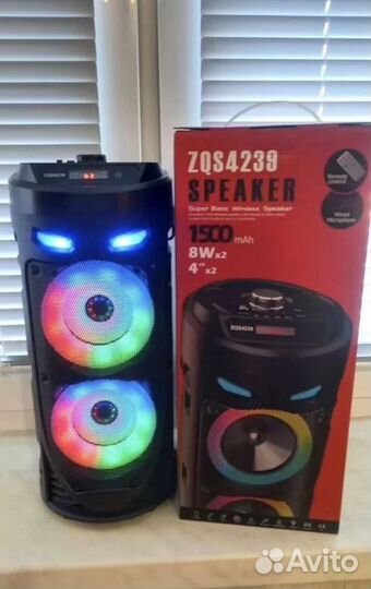 Громкая портативная колонка