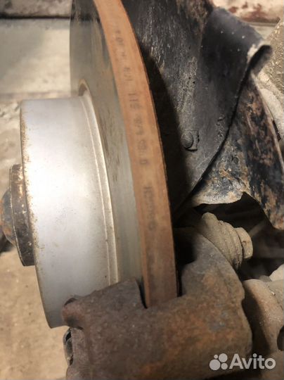 Передние тормоза e36 в сборе