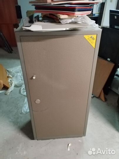 Четыре Сейфа без ключа закрыты