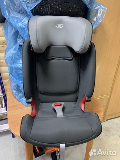 Автокресло Britax Romer Advansafix IV M
