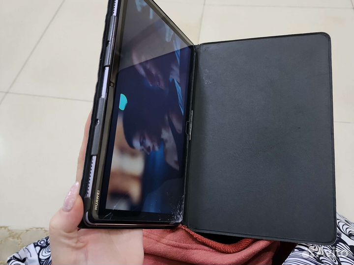 Планшет Huawei BAH2-L09