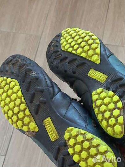 Футбольные бутсы