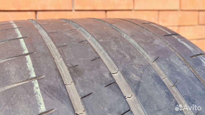Michelin Pilot Super Sport 255/30 R19
