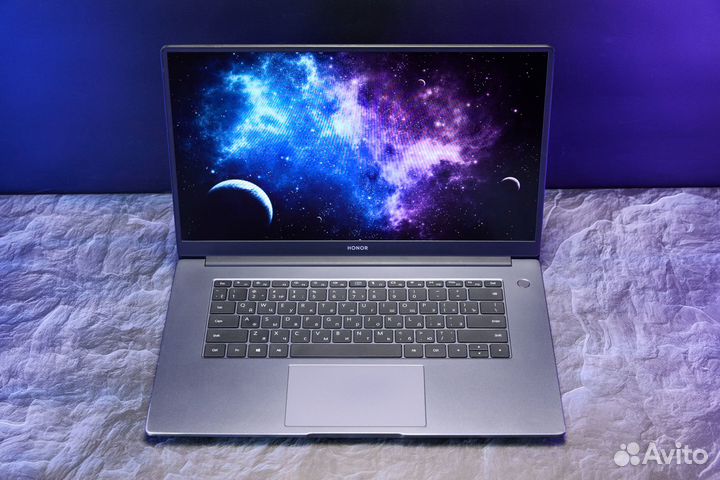 Ноутбук Honor для работы / Intel / SSD / 15.6