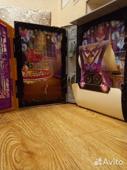 Домик с куклой