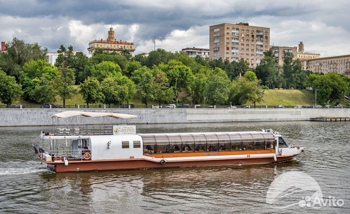 Аренда панорамного теплохода, цены от собственника