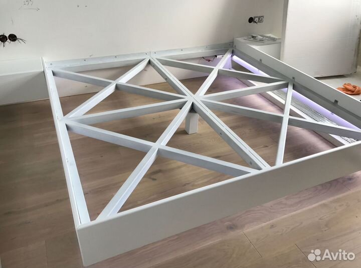 Парящая кровать от производителя