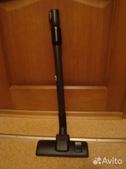 Щетка с телескопической трубкой для пылесоса