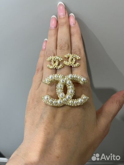 Брошь и серьши chanel