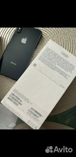 iPhone X, 256 ГБ