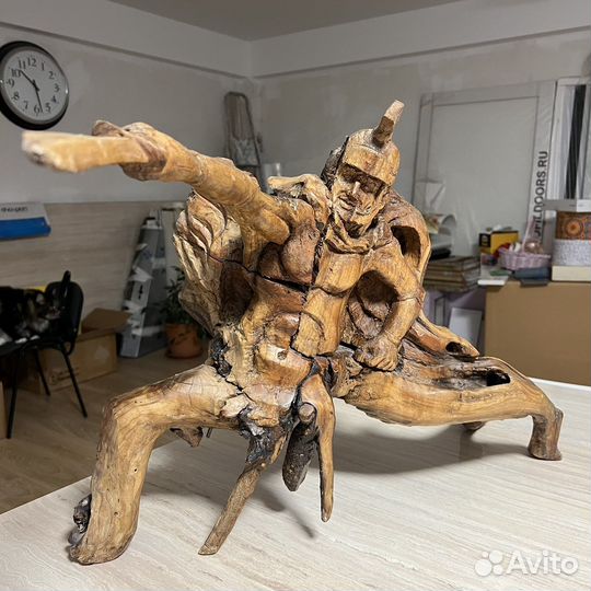 Деревянная статуэтка (54см x 71см)