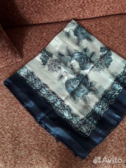 Платочки головные разные теплые и легкие летние