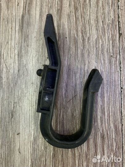 Кронштейн крепления радиатора Opel Zafira A