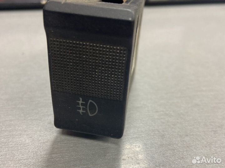 Кнопка противотуманки Audi 80 893941563