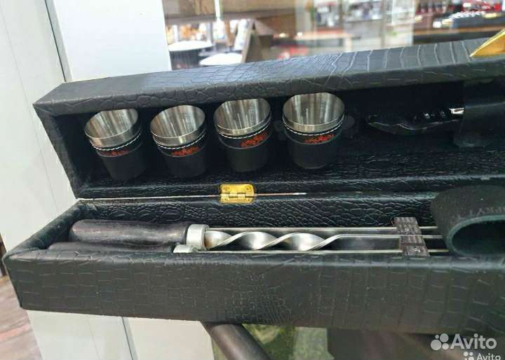 Подарочный набор шампуров в чемодане