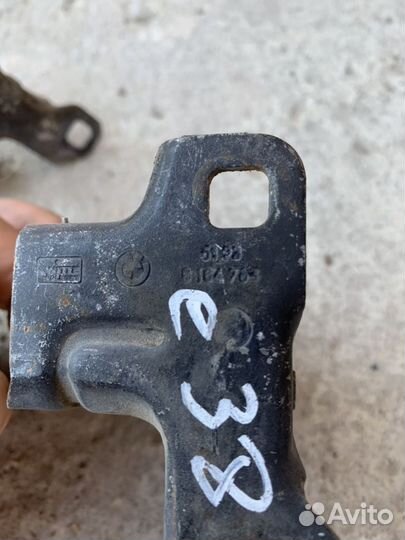 Захватный крюк капота бмв е38