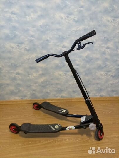 Самокат трехколесный Leader Kids