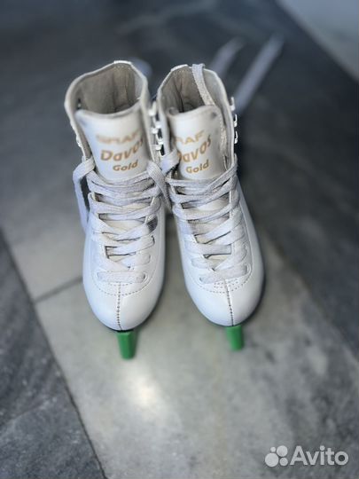 Коньки фигурные детские 30 размер