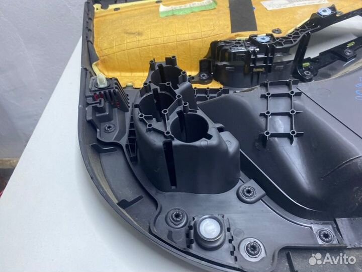 Обшивка двери передней правой Ford Focus Iii