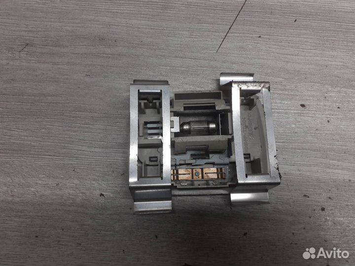 Плафон салонный Mitsubishi Outlander 3 / Pajero 4