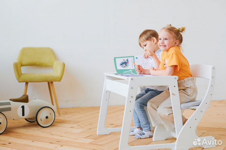 Комплект растущей детской мебели