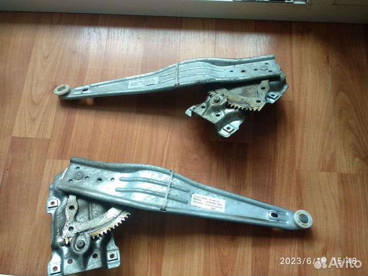 Стеклоподъёмник Toyota Corolla e120