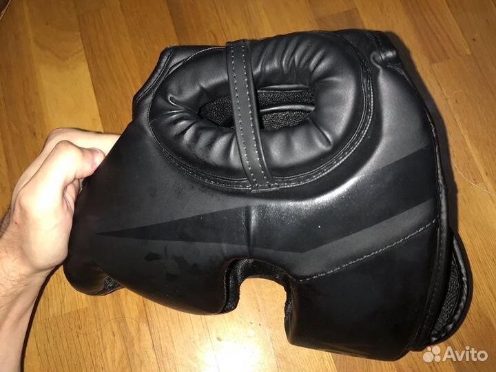 Шлем мма и боксерские перчатки 10 oz