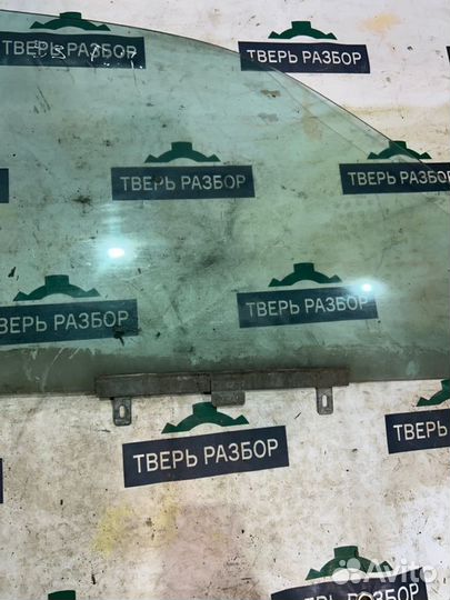 Стекло переднее правое Volkswagen Passat B3 1.8