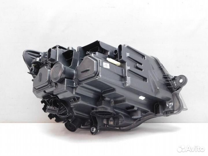 Фара левая Volkswagen California/Caravelle/Multiva