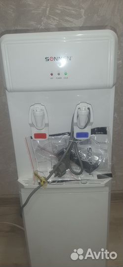 Кулер для воды напольный новый