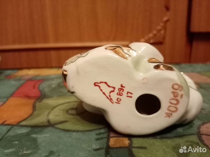 Фарфоровая статуэтка мальчик со змеей