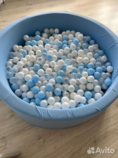 Сухой бассейн с шариками