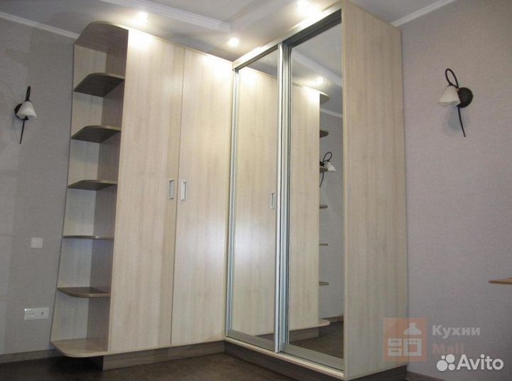 Белый шкаф