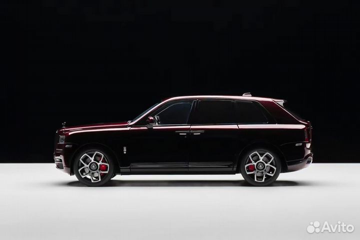 Rolls Royce Cullinan 1:18 (dark red)
