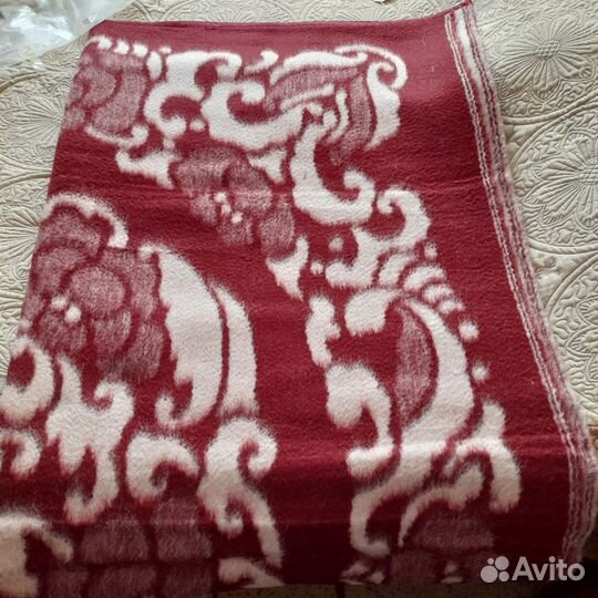 Одеяло шерстяное новое, размер 200 на 145